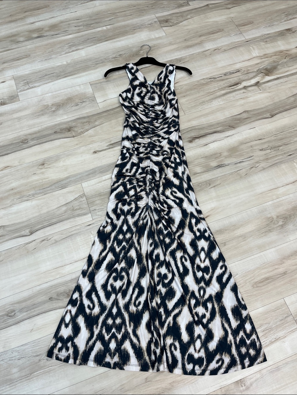 Sleeveless Black and White Maxi Dress with Ruched Bodice